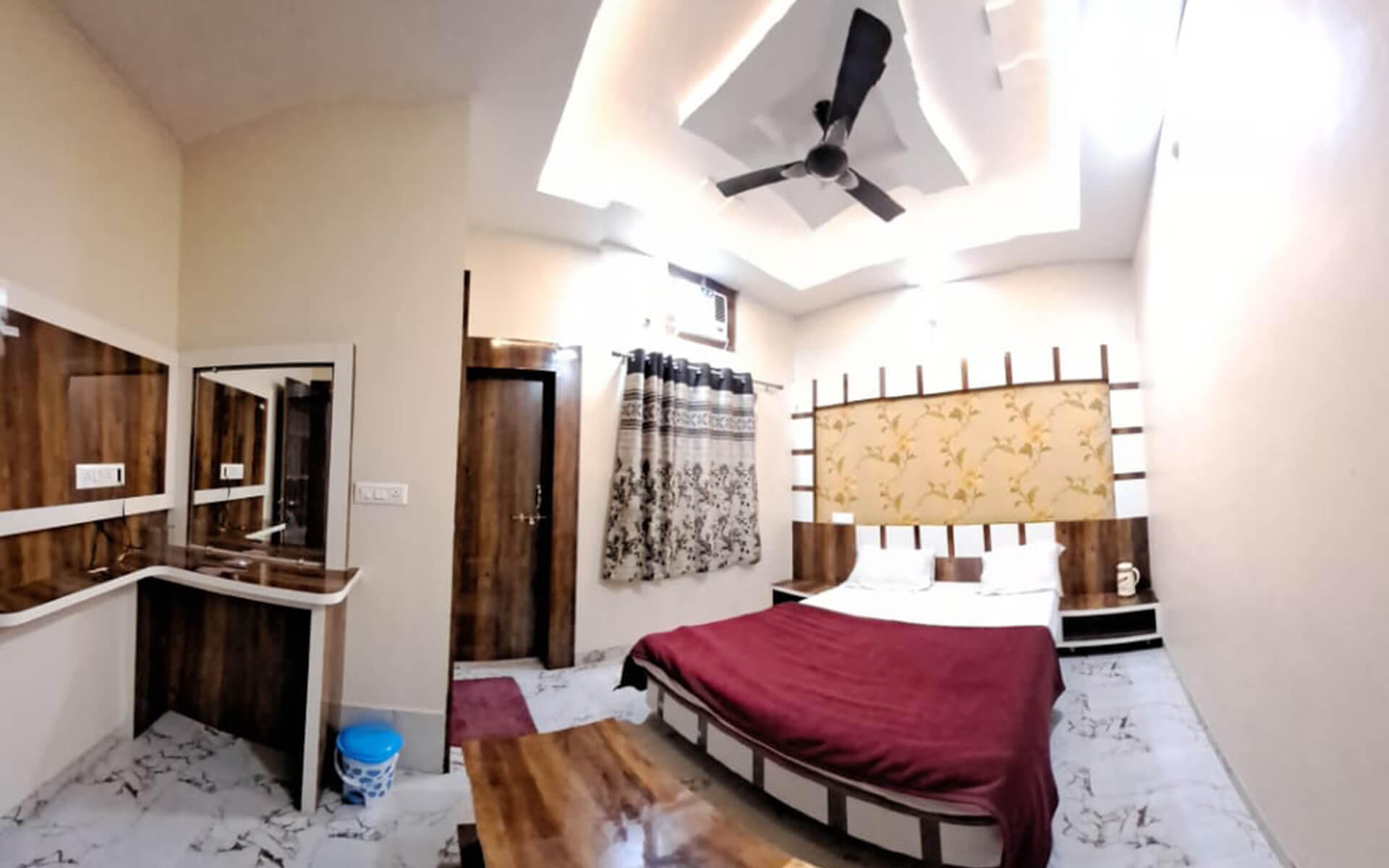 Hotel near Dhuandhar Falls